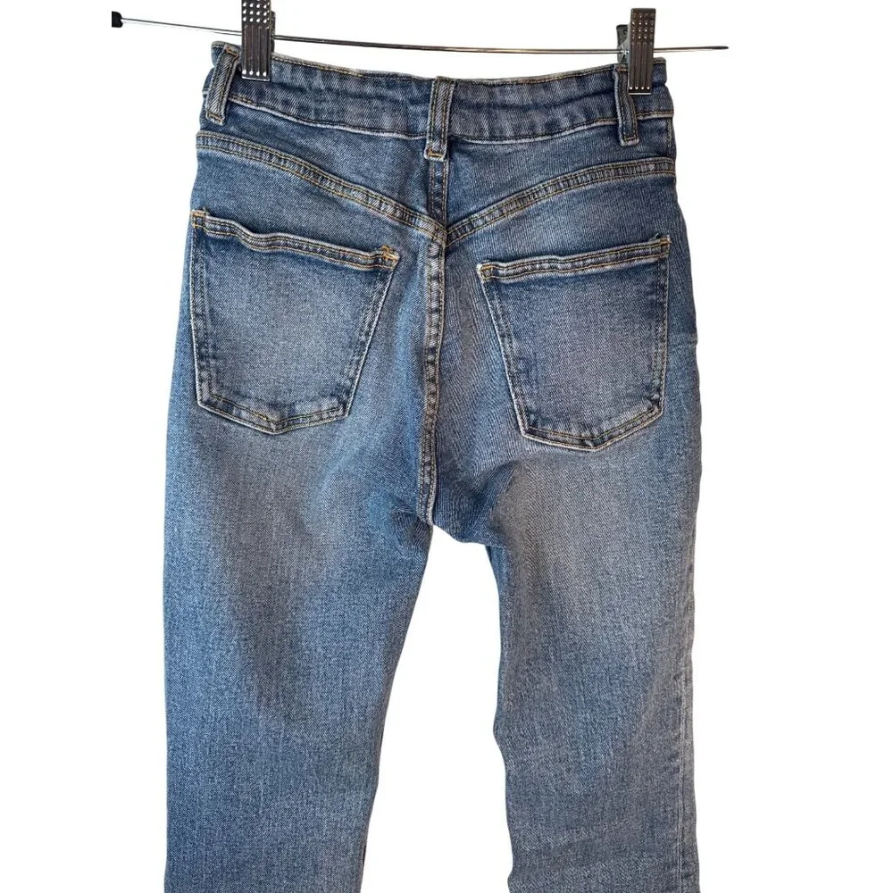 ZARA High-Rise Size 0 Straight Leg Frayed Hem Jeans Light Wash Denim